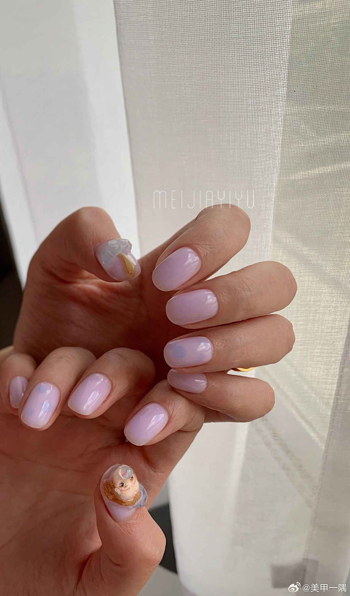 是奶呼呼的紫色💜好了..奶呼呼的白、蓝、绿、紫、黄..都做过了～成都美甲显白美