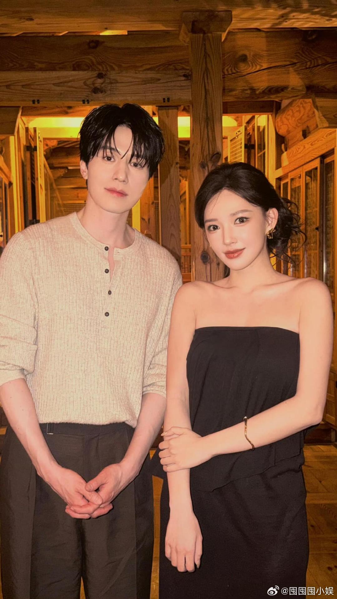 李栋旭程潇同框合照李栋旭程潇活动上同框合照，你俩里有一个很帅有一个很美。李栋旭与