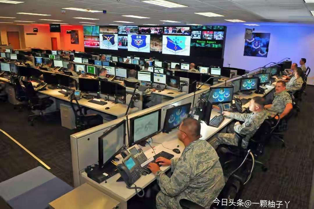 伊朗革命卫队对阿联酋、巴林境内的亚马逊数据中心发动无人机打击，部分设施直接中弹，