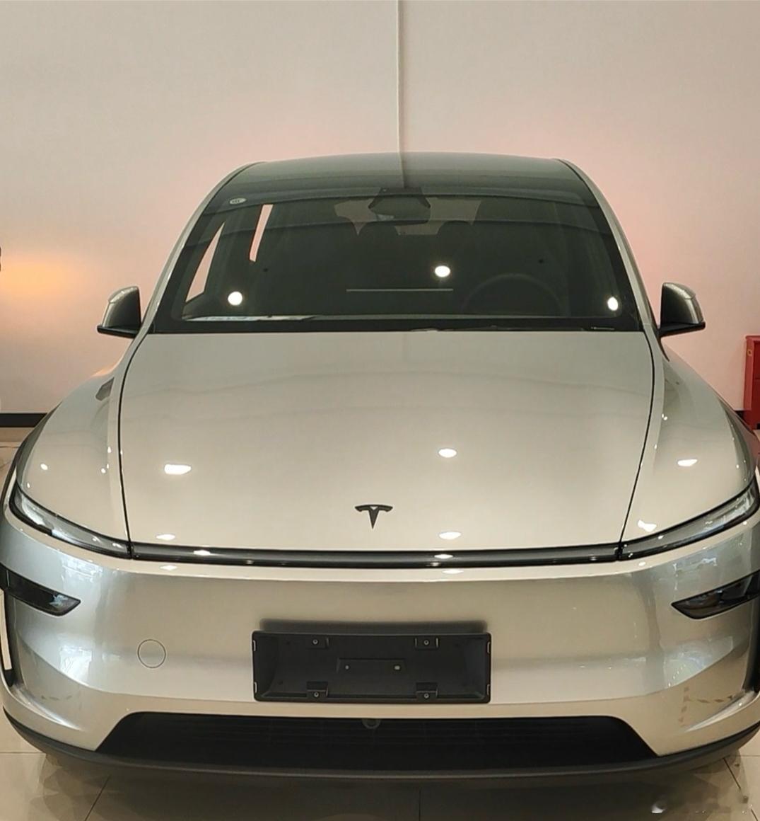 Model Y L车主分享：这位分享的小伙伴是群里的cosmic，在特斯拉杭州嘉