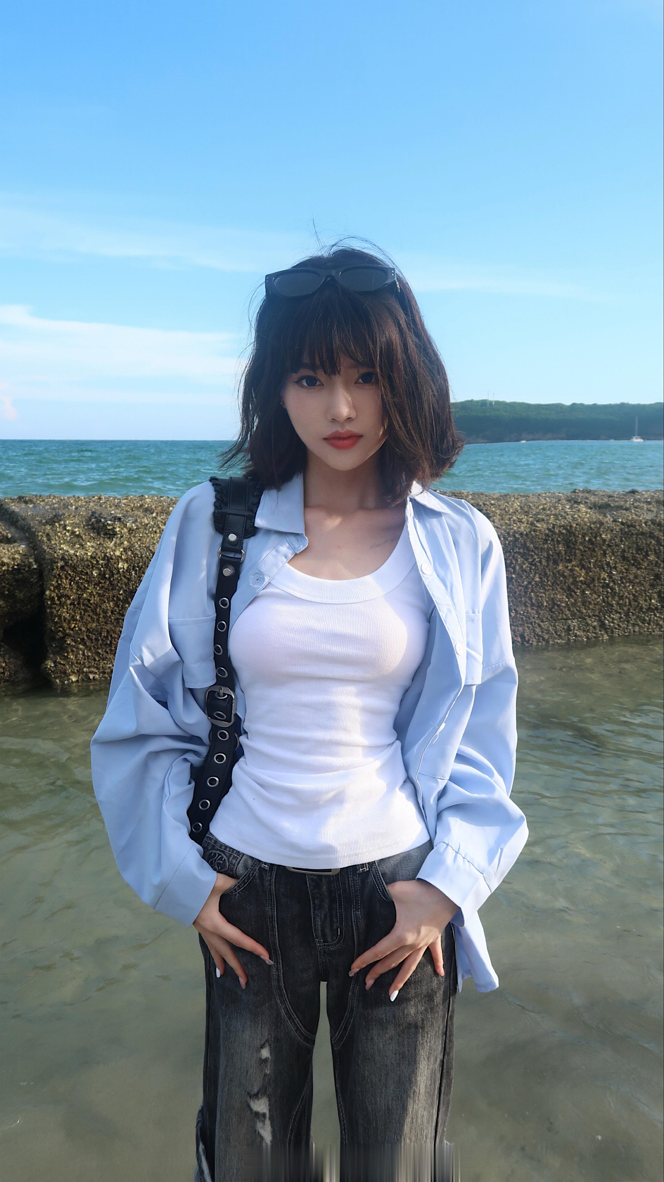 嗨🌊  ​​​