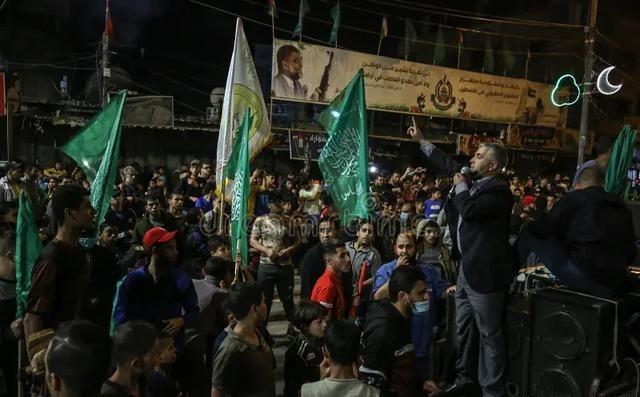 在大马士革，支持巴勒斯坦的 抗议活动演变为对 阿拉伯联合酋长国 的愤怒，示威者因