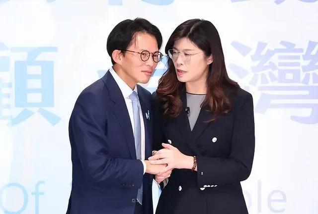 郑丽文的摇摆和左右逢源终于付出了代价，台湾某机构在对2028年台湾地区领导人选举