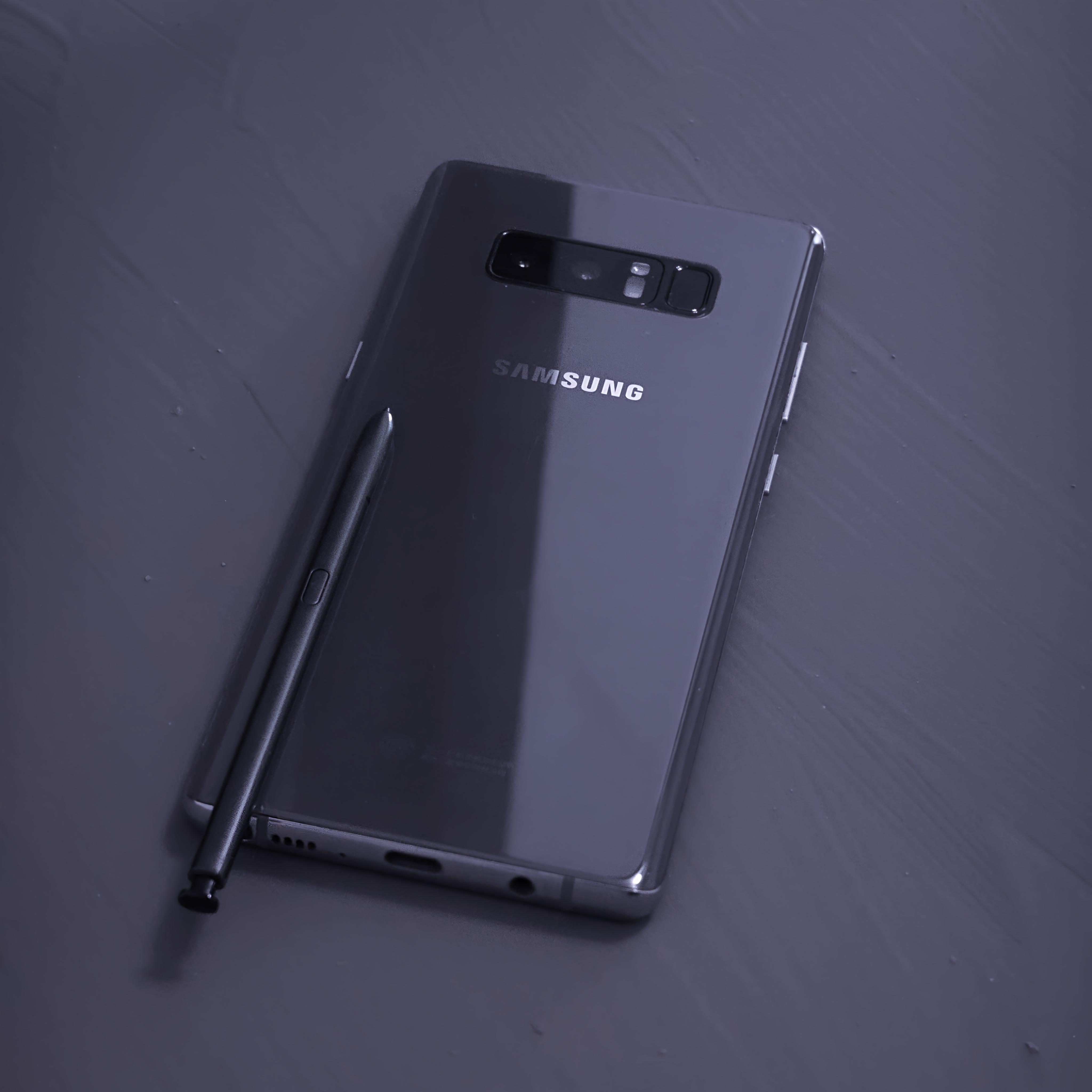 Galaxy Note8的质感放到现在也不过时,当年的星空AOD真的太惊艳！[憧