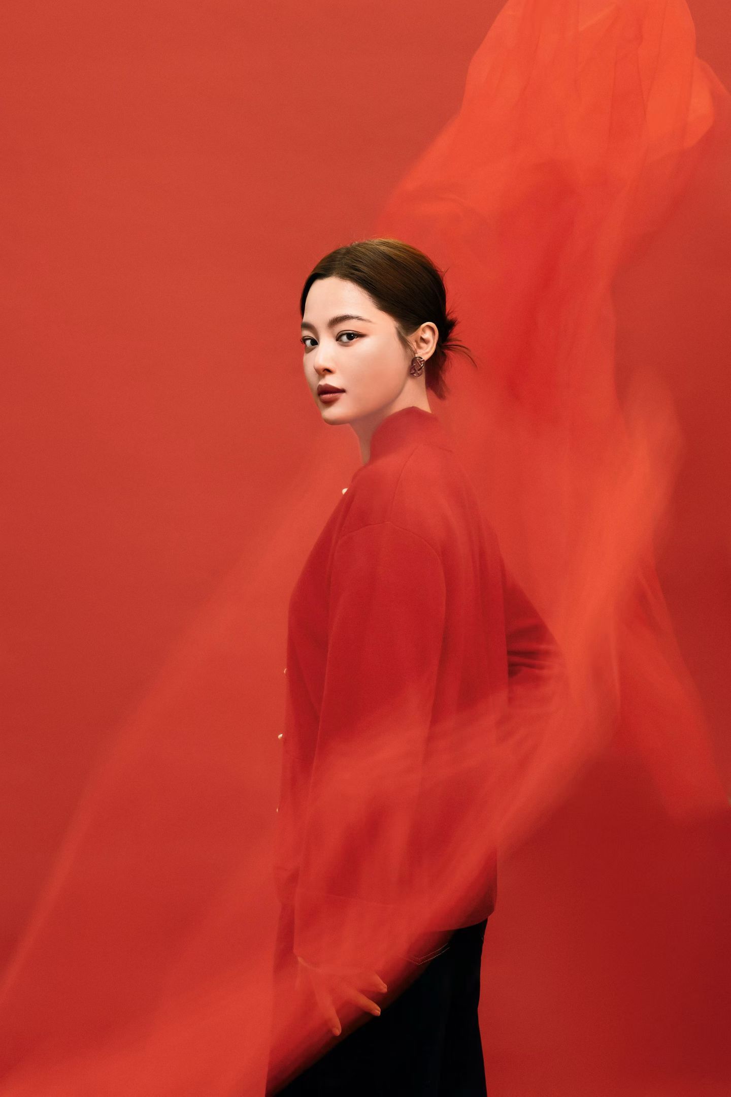 辛芷蕾的《人民画报》2026年2期封面，红运当头春节档马上有戏