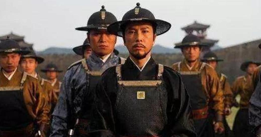 1415年，朱棣召新入宫的小贡女侍寝，发现她早已不是处子，朱棣大怒，一脚将她踹下