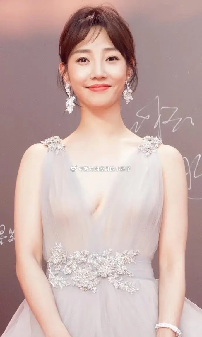 曝白百何张思麟共同抚养孩子美女的感情世界怎么这么曲折啊，一婚离了，二婚也离，离了