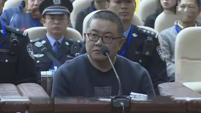 她干的不是糊涂事，是熟门熟路地钻空子、改数据、绕程序。
孙鹤予坐牢快五年了，判决