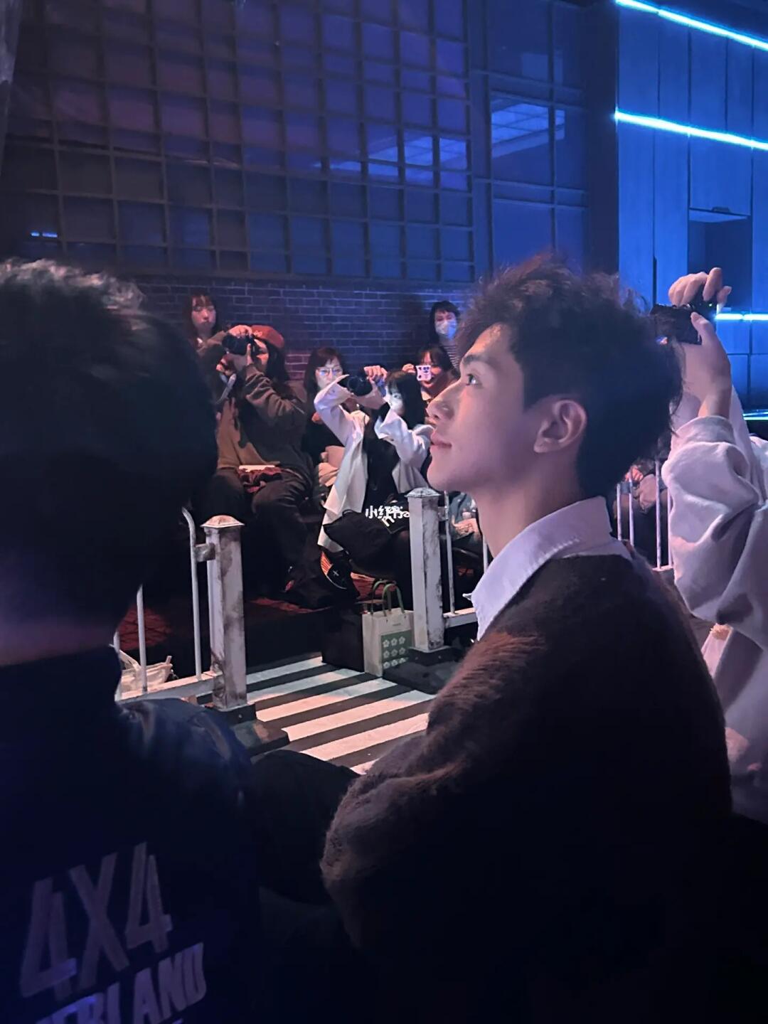 去看音乐剧啦