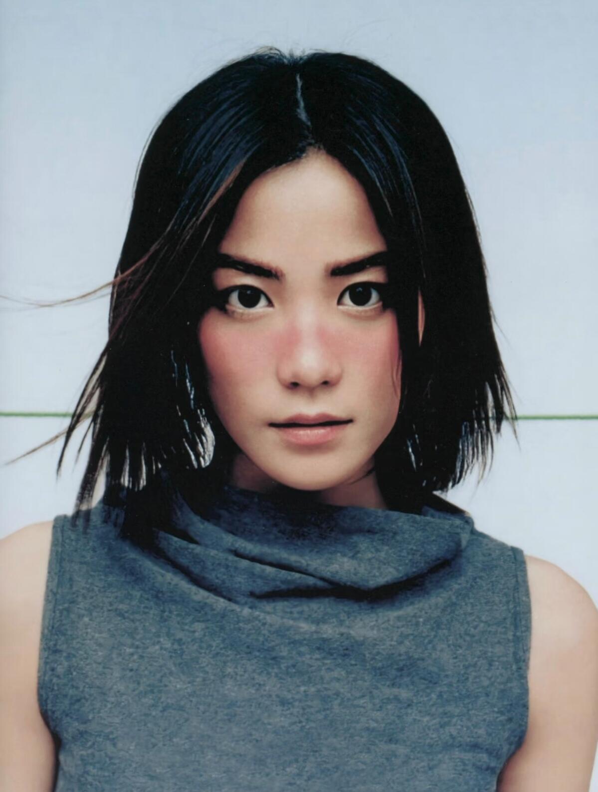 浪姐名场面预定！孙怡给叶一茜化妆=彩虹颜料盘糊脸，腮红重到像过年媒婆，叶一茜表情