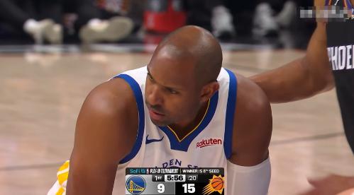 勇士老将霍福德的发挥真是太失常了！在今天进行的勇士和太阳的焦点战中，目前双方的上