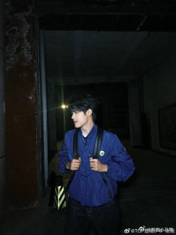 赵丽颖站姐发了张极感谢赵丽颖老师站姐的推荐，张极的声音非常独特，期待他在未来成为