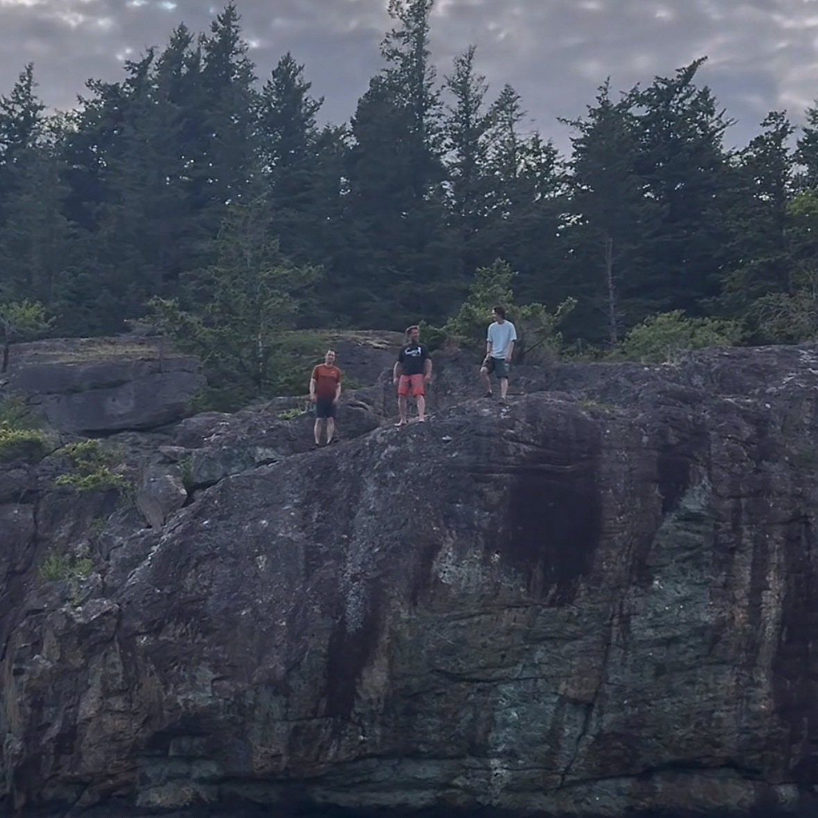 跳完水给三个bro冻得快成甜虾了探索新境2