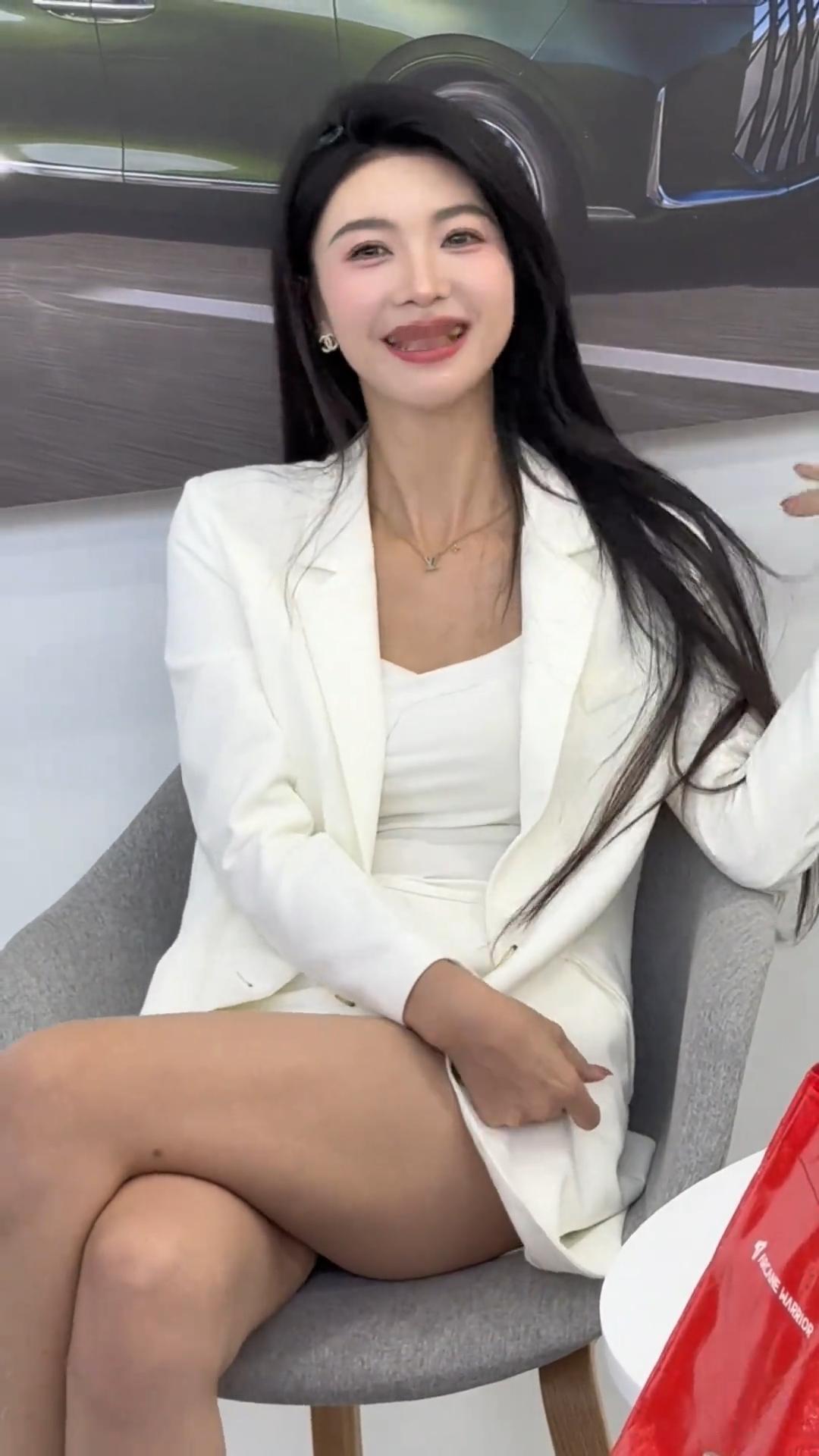成都车展美女车模兰灵王兰灵王车模