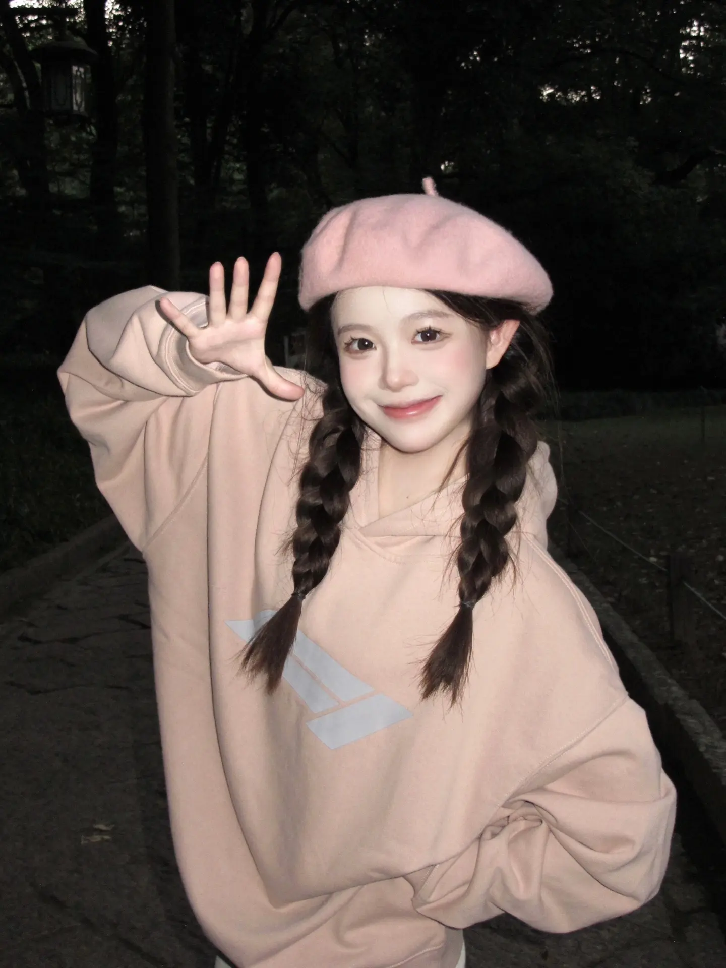 爱让人像小孩。