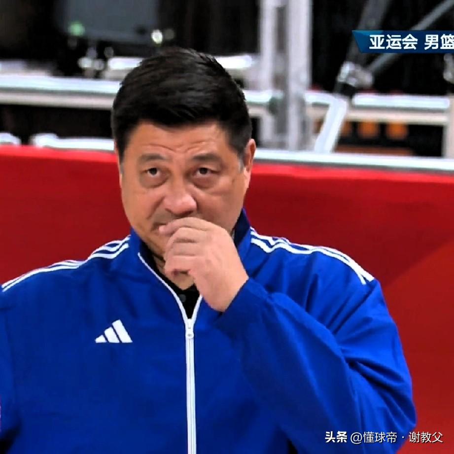 菲律宾主帅面色铁青，亚运会打出耻辱一战，中国净胜分差超过菲总得分，没有归化球员，