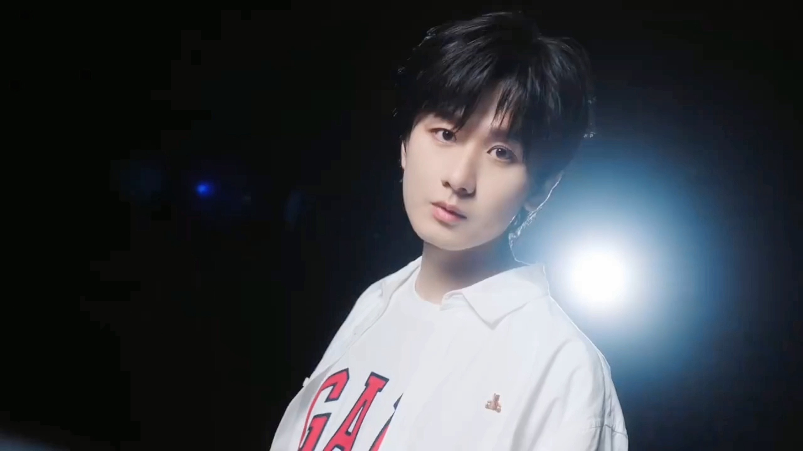 🔥成毅GAP星品冲榜速看！👇🏻1️⃣成毅官宣博转评赞，从「去提升」点进去发