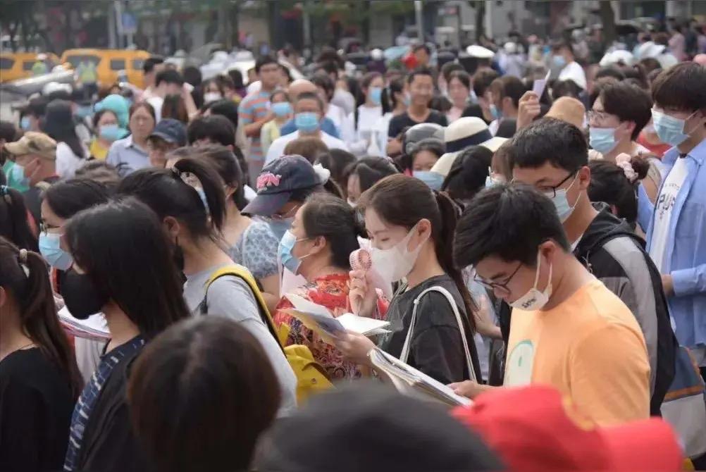 AI时代，知识平权化，[苦瓜]高考的意义何在？

高考，从来不是一场单纯的知识竞