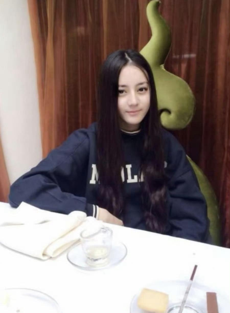 dlrb迪丽热巴被问会不会再唱歌 

演戏？我好像我没有觉得它是一件消耗的事情，