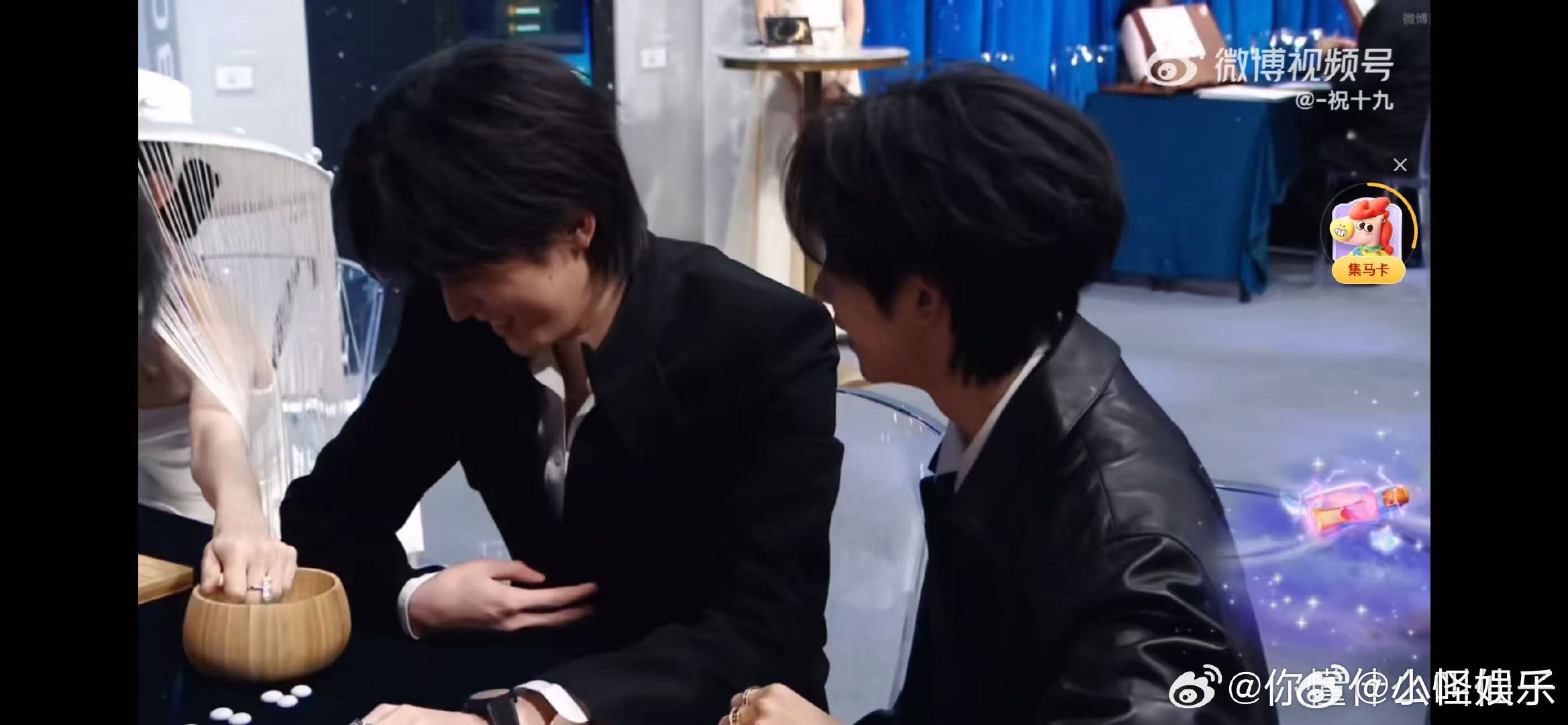 时代少年团在后台下五子棋时代少年团俺的图图呢 内娱独一份的后台日常！时团五子棋对