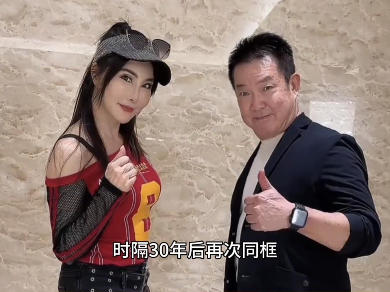 58岁的杨丽菁和69岁的元彪这两位一代打星，时隔三十年后再次同框，相聚华山武林大