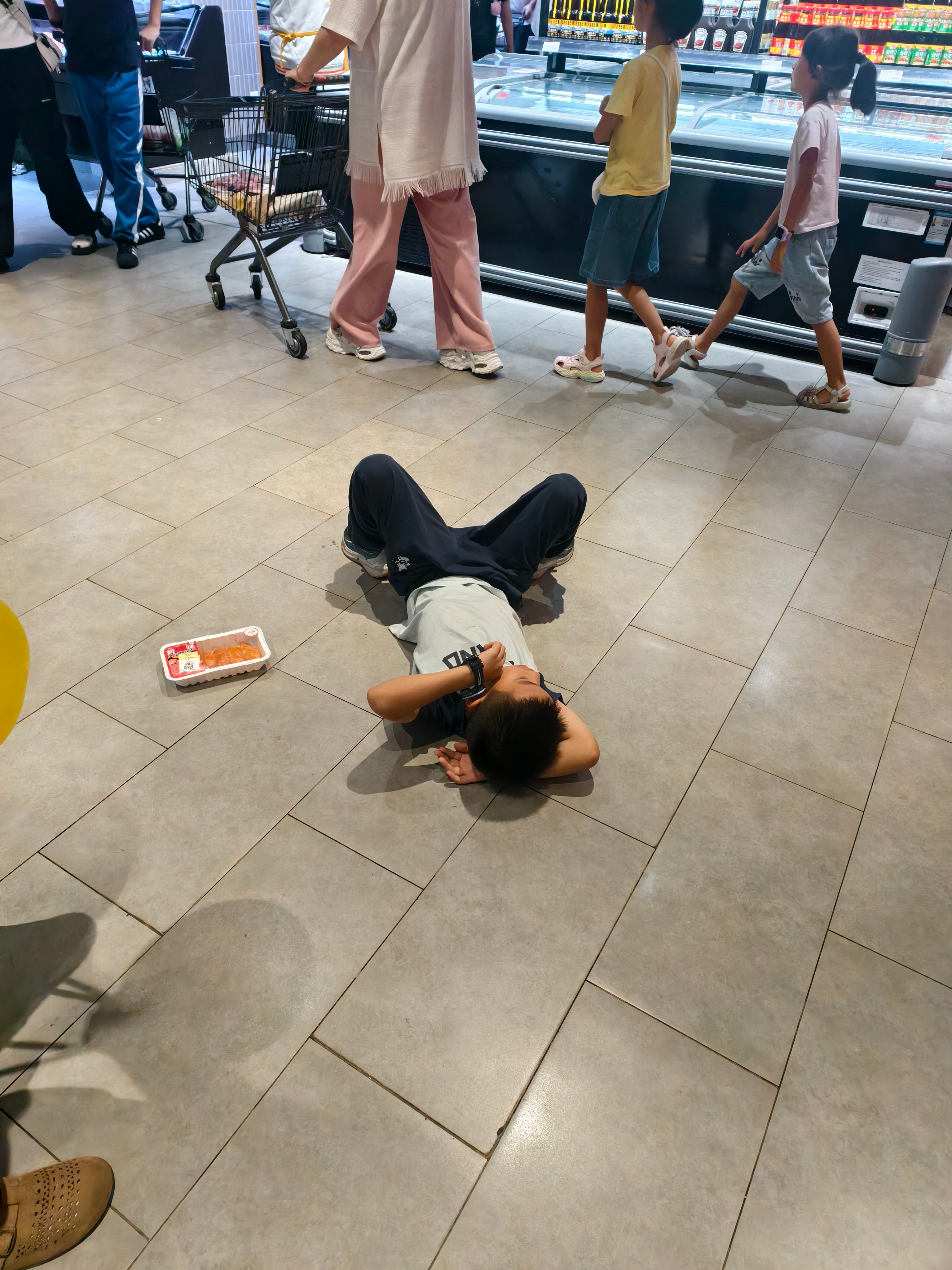 好松弛的小朋友