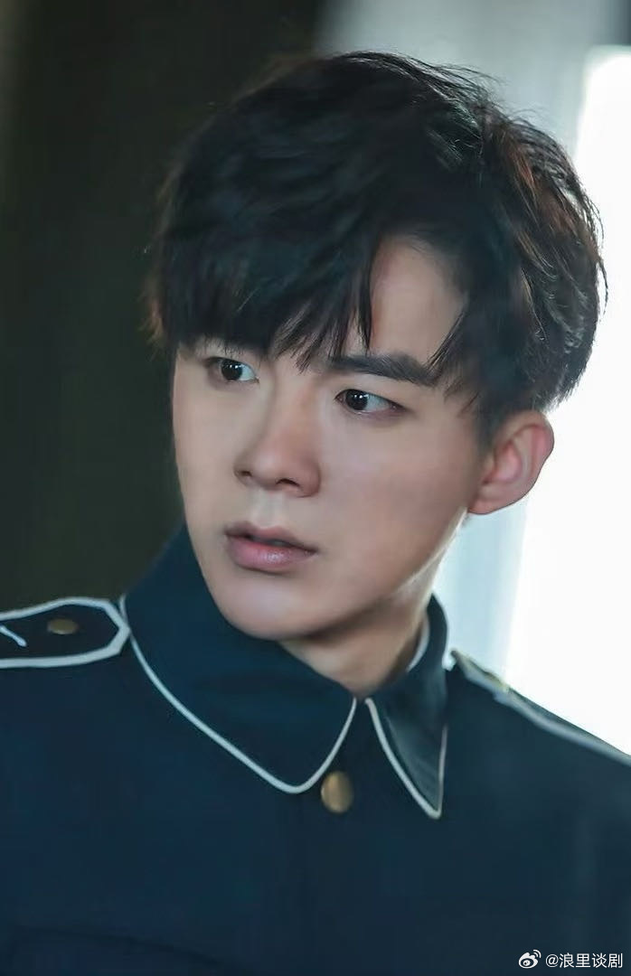 刘宇宁出道以来已经演了21个角色 很多演员遇到小配角就摆烂，他恰恰相反，正是一个
