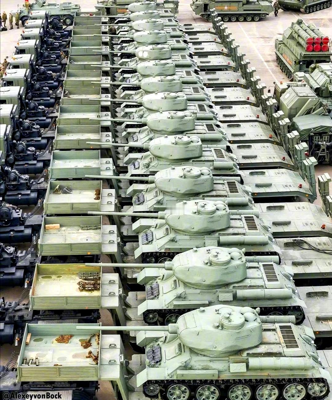 T-34-85中型坦克将参加5月9日红场阅兵式。

即将在5月9日举行的“伟大的