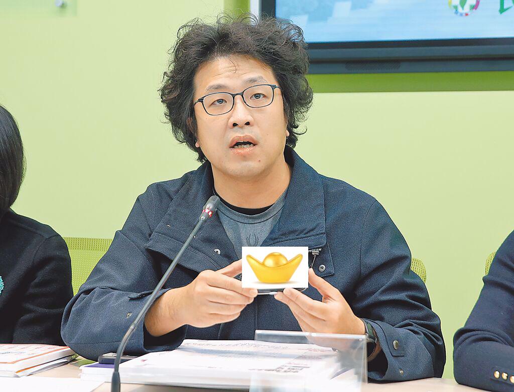 沈伯洋搞“诈骗式台独”可耻可恶。但也不得不说，在捞钱方面，沈伯洋还真应了那句话，