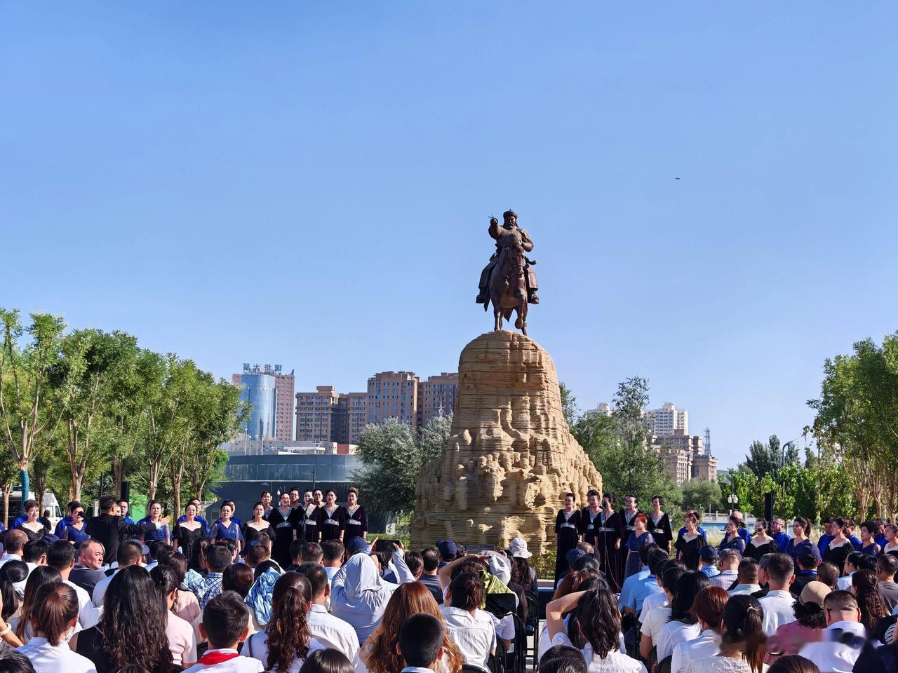 历史真复杂，这么伟大的民族英雄，对他的评价也经历诸多波折。166万平方公里的国土