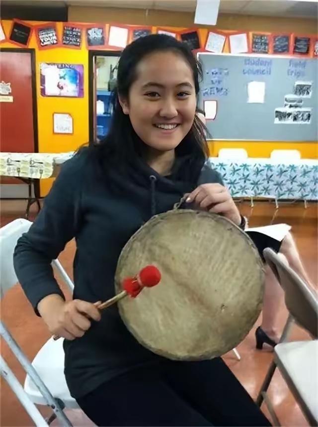 [酸]留学生翟云瑶被驱逐回中国：称 “只欺负中国人” 的主犯，回国改名。
 
多