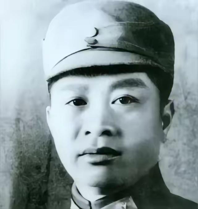 叶挺的独立团有多厉害，看看他的10个连长知道了。
 
1926年北伐战争打响，叶