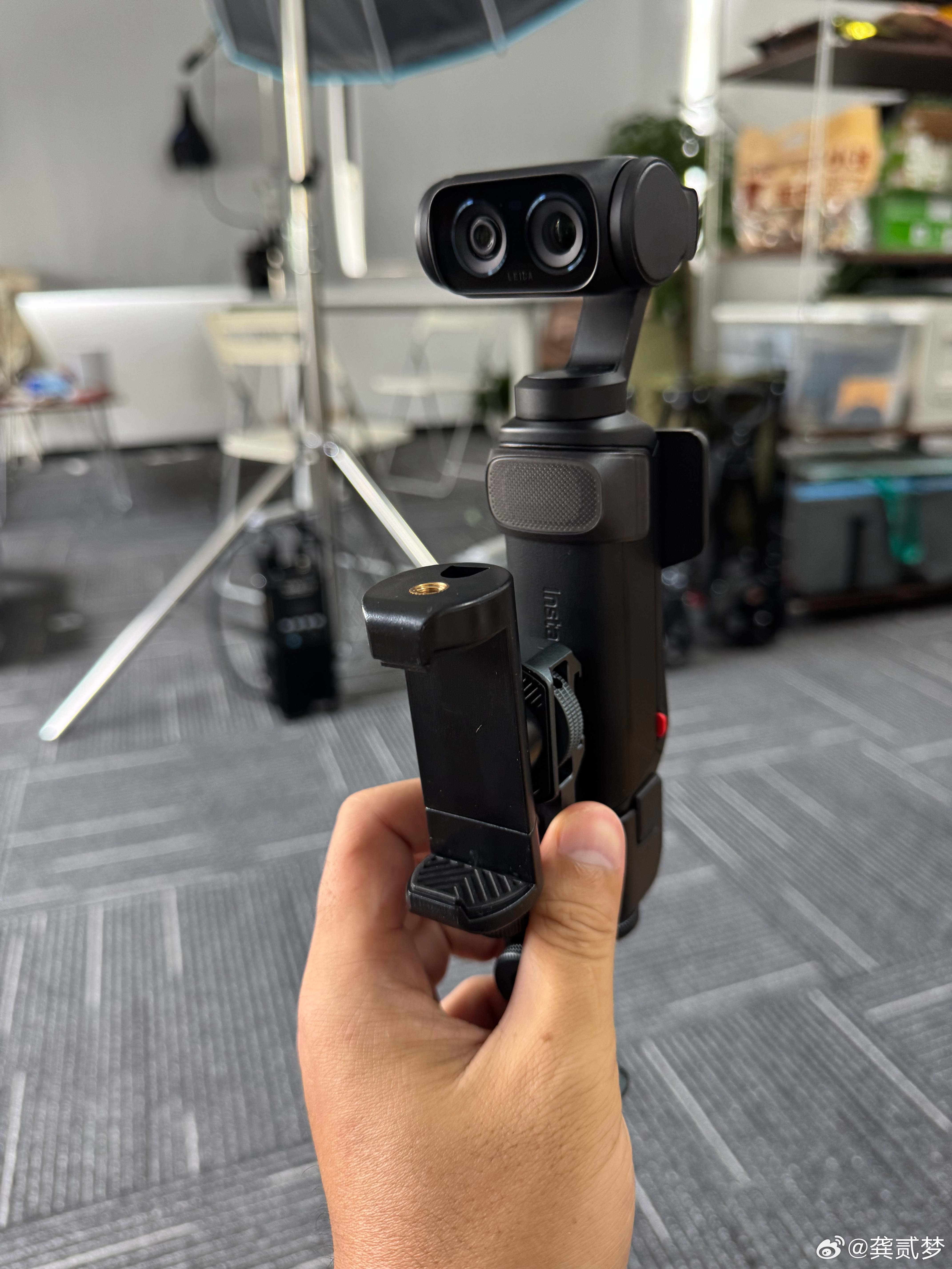 顺带搞了个便携式提词器 以后用这个价拍口播 