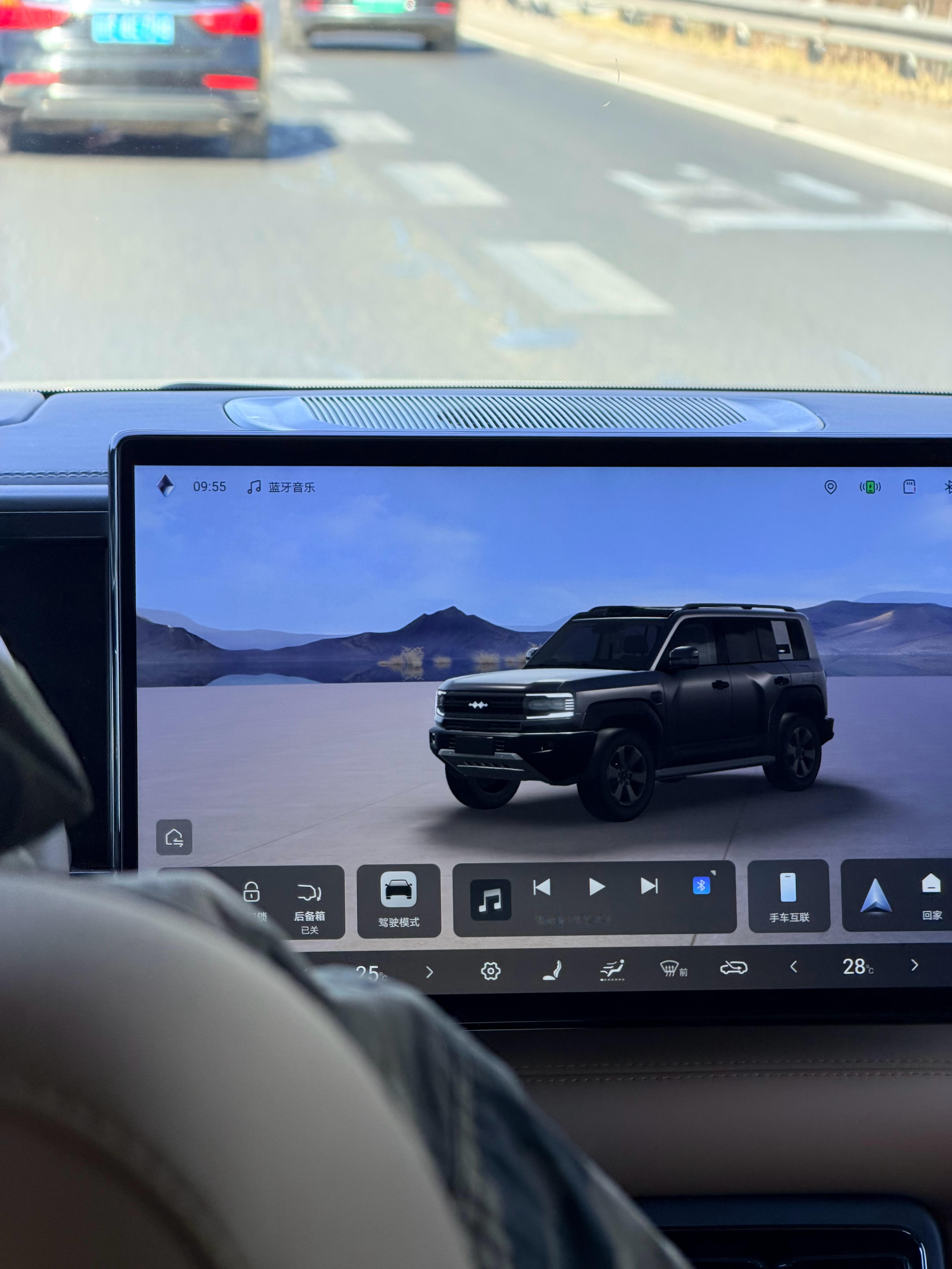 新豹5这底盘比老款好不少啊～这应该不是错觉吧，也可能是比我老款多了云辇 P。 