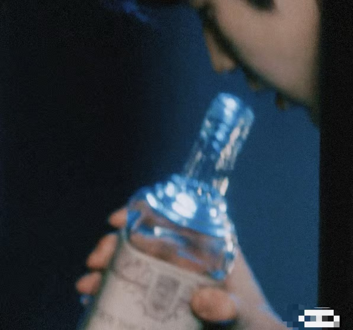 严肃品鉴张凌赫温柔爆粗口这段张凌赫买醉戏震撼美味级别 说真的醉酒戏要演出层次很难