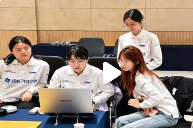 金少女重锤锤妹妹
於女王巧取崔大姐

10月5日，首届lBK企业银行杯世界女子围