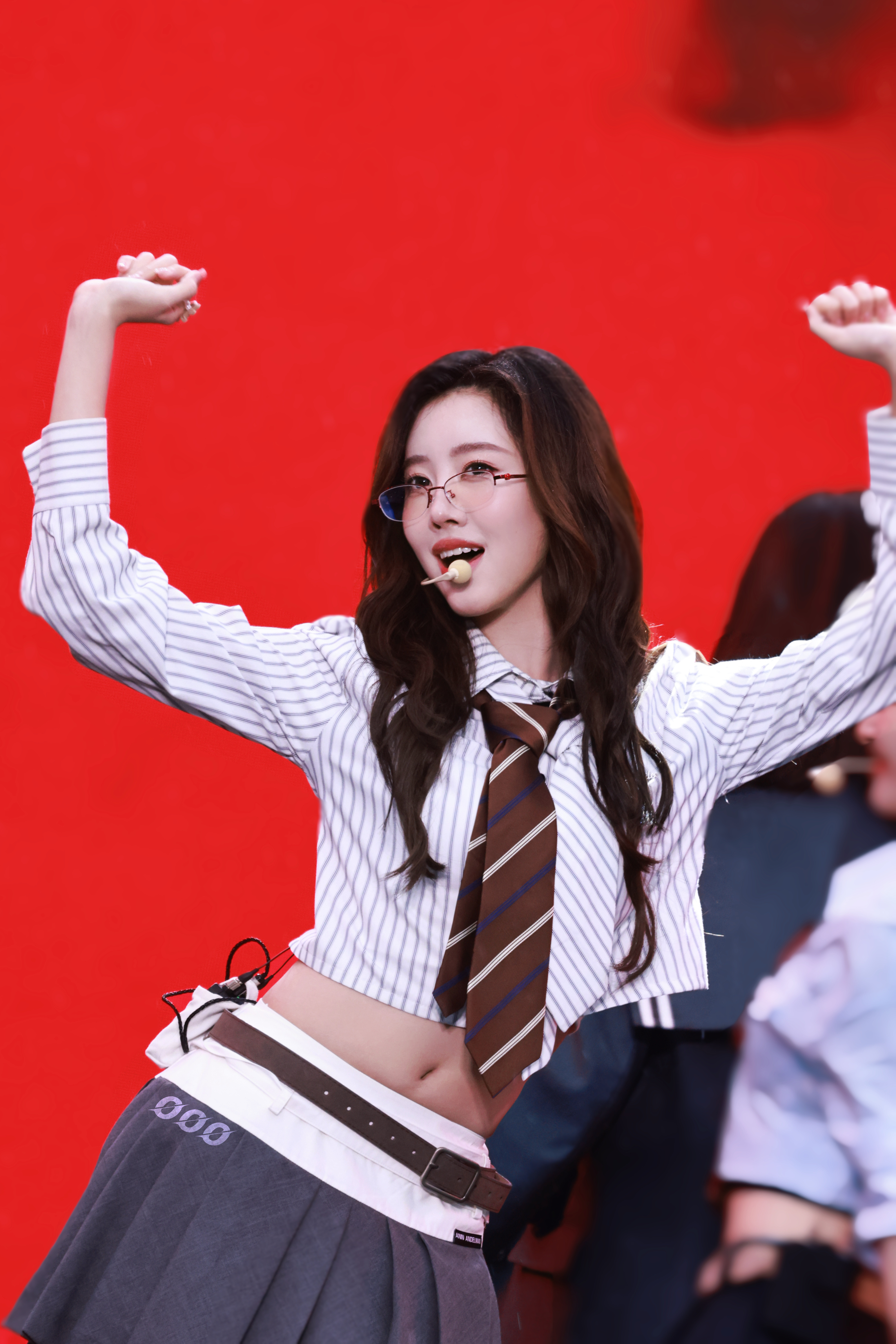 【李芊语】想到给芊语戴眼镜的真是天才。 