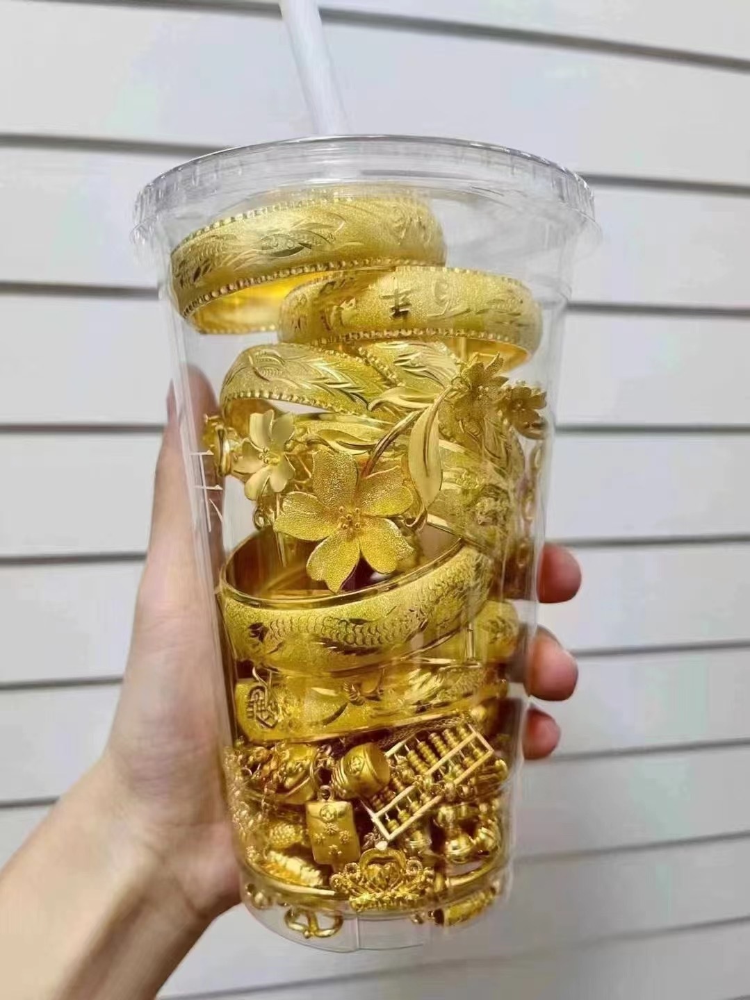 秋天的第一杯奶茶？这个真的想要了[doge] ​​​