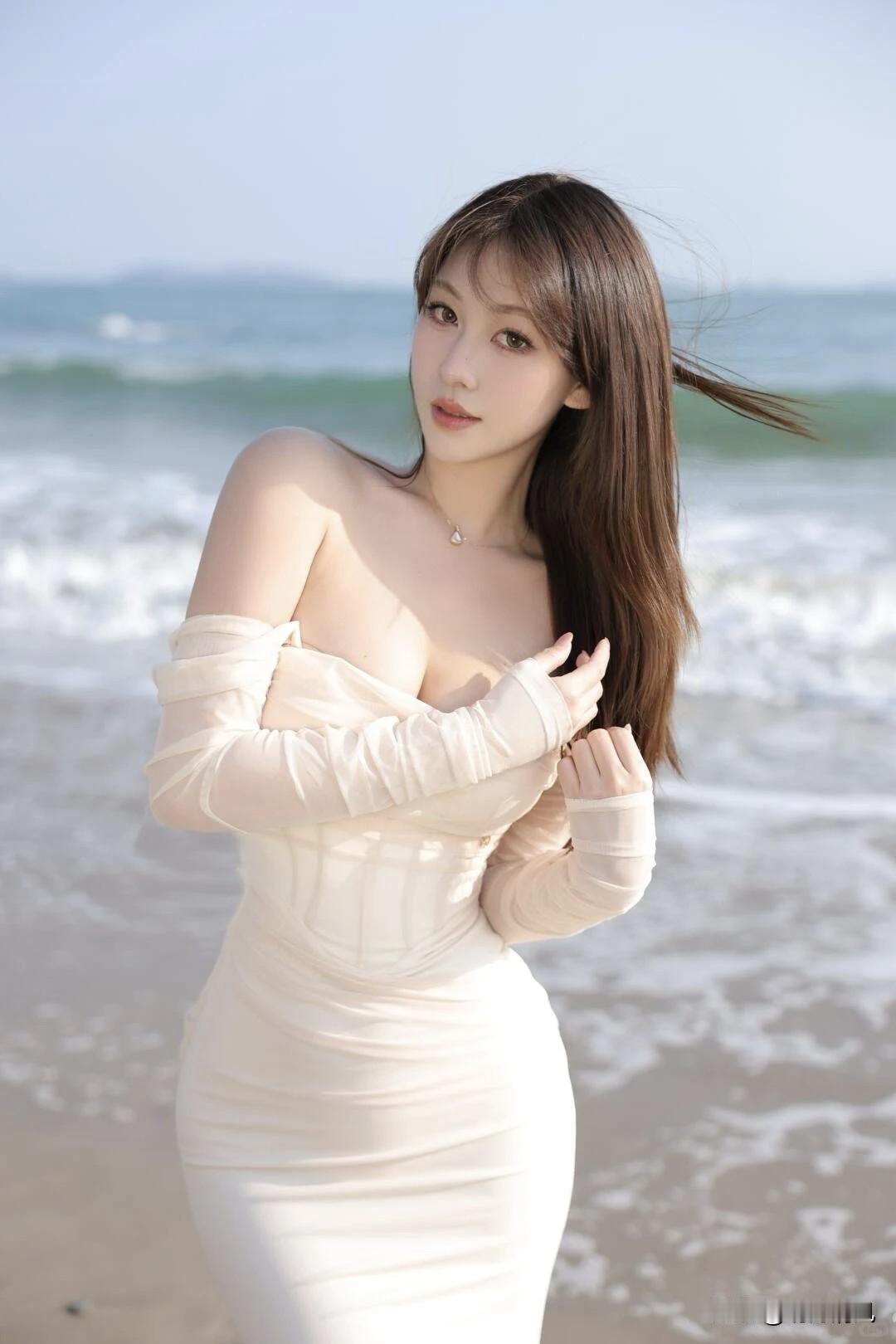 海边的照片终于被我拍明白了！长裙还得这么穿👗

前阵子去海边，发现穿长裙拍照最