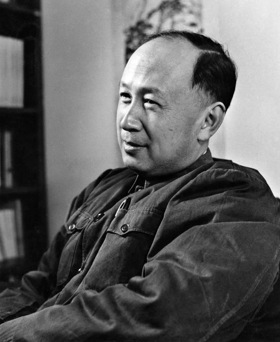 1976年钱学森撰文缅怀：新中国国防事业的背后，是领袖的高瞻远瞩
 
1976年