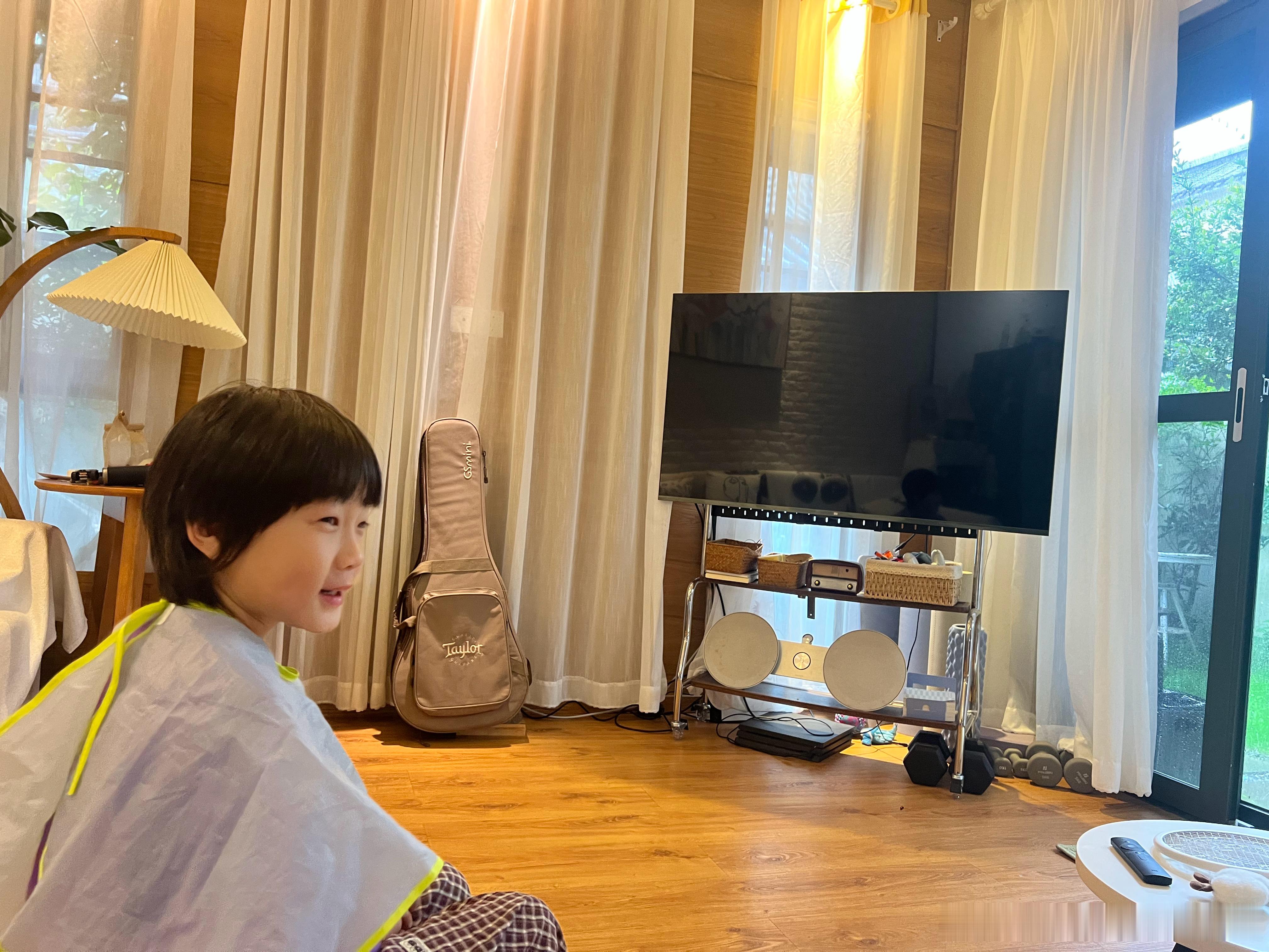 vip理发位八年专属理发师现在开始工作