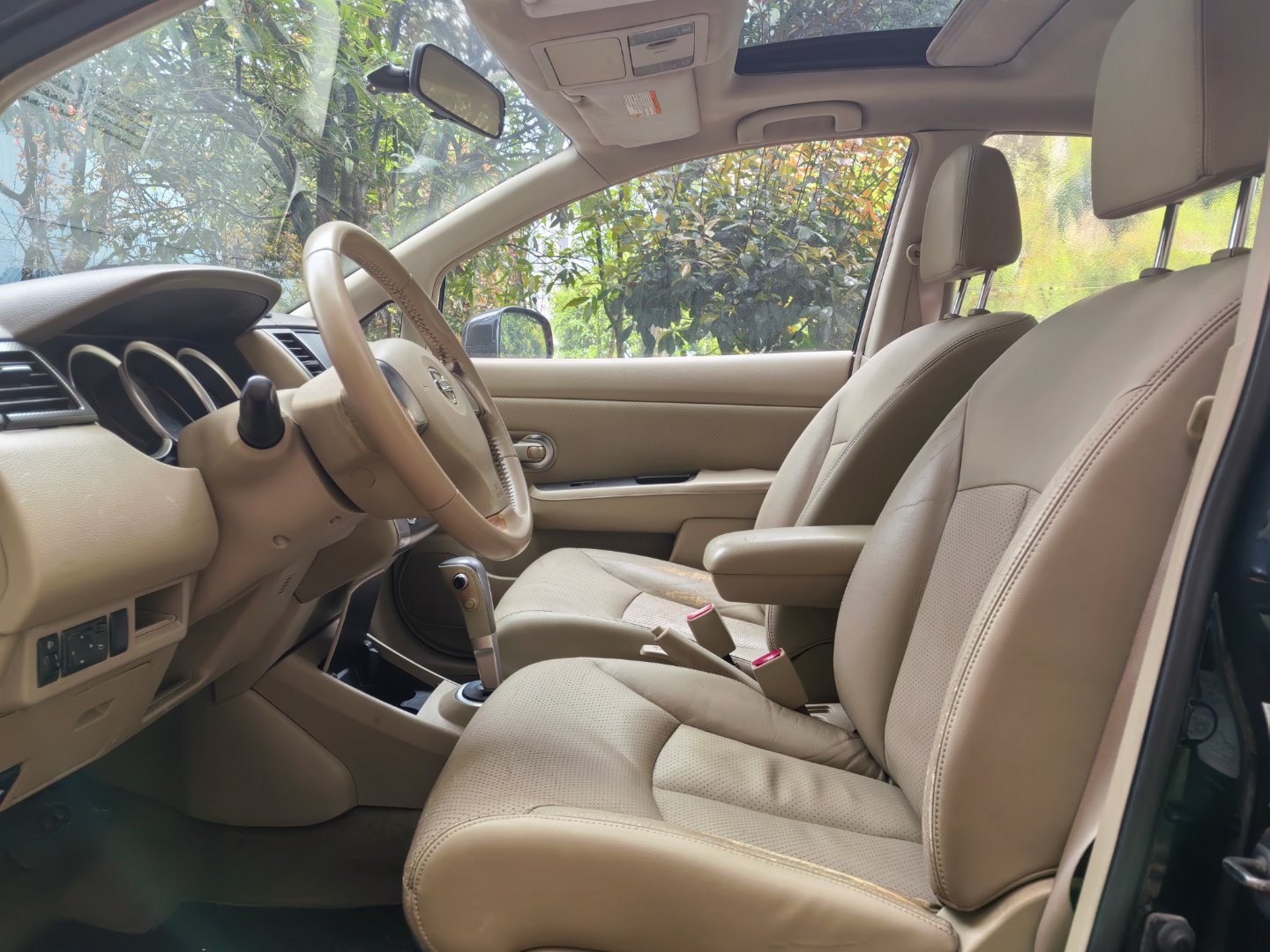 08年日产骐达，1.6L自动挡， 亲人之间过户一次，8万多公里，保年审到明年7月