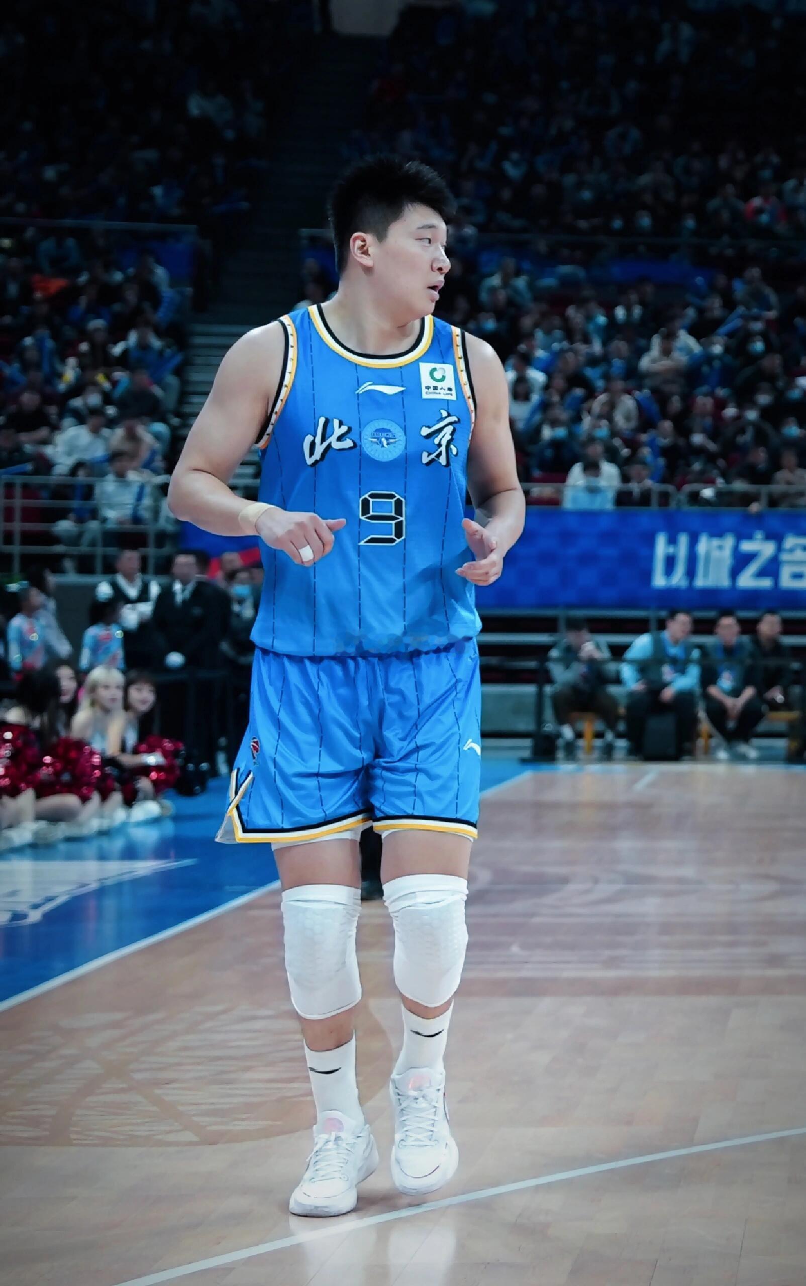 北京首钢北京男篮vs浙江男篮 79比73终于赢球了！首钢男篮球员们实在压抑了太久