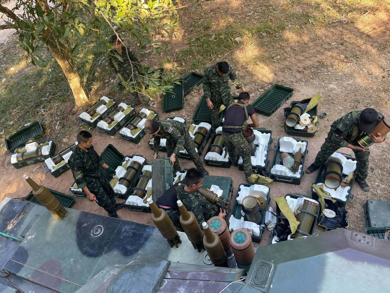 VT4坦克的大量换弹画面是这样的！

从泰国坦克兵装卸炮弹的画面来看，是有多种不