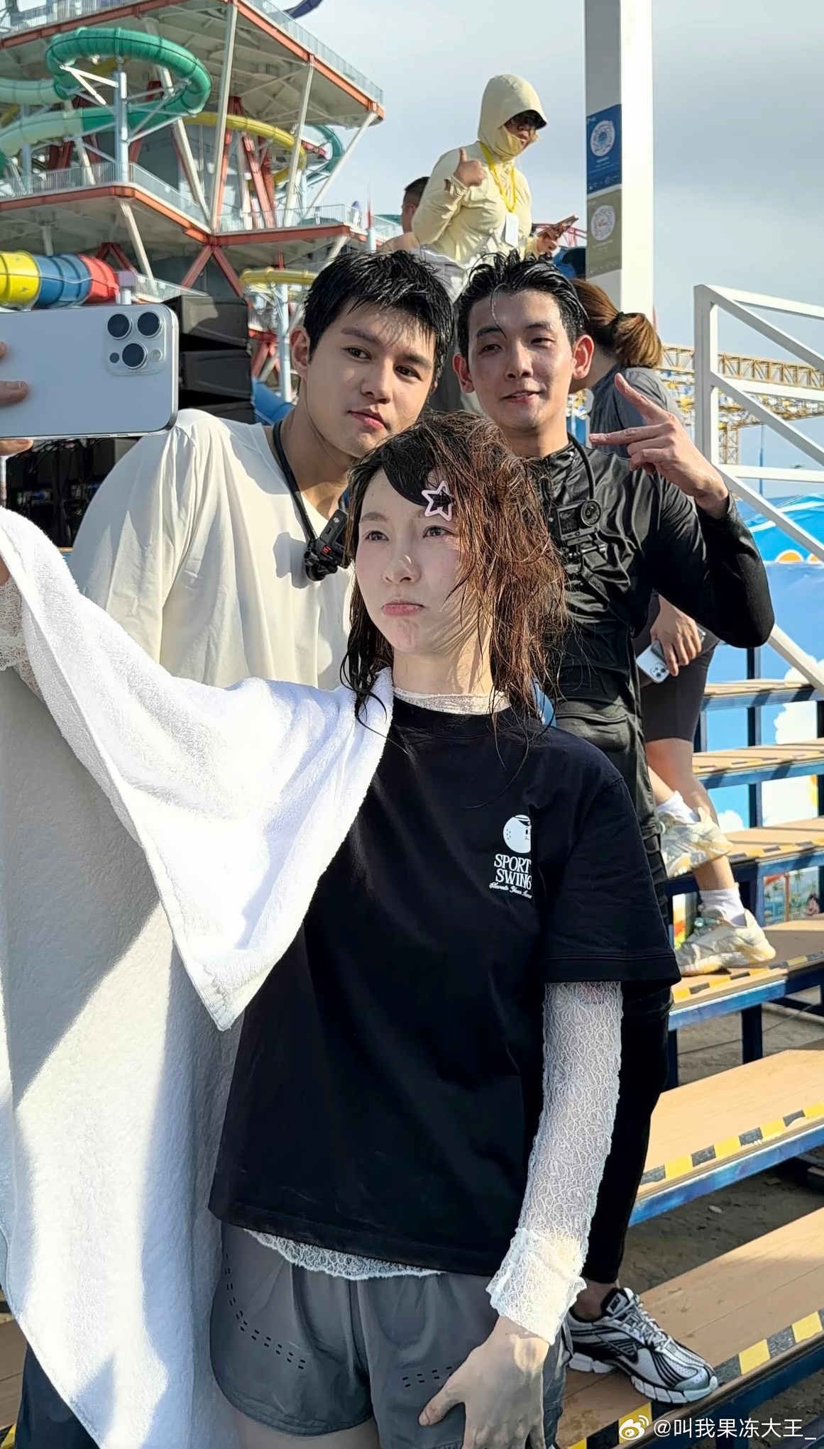 吴牧融单独给痞幼开美颜痞幼给吴牧融擦药痞幼吴牧融梅尼耶参加快乐向前冲，吴牧融受伤