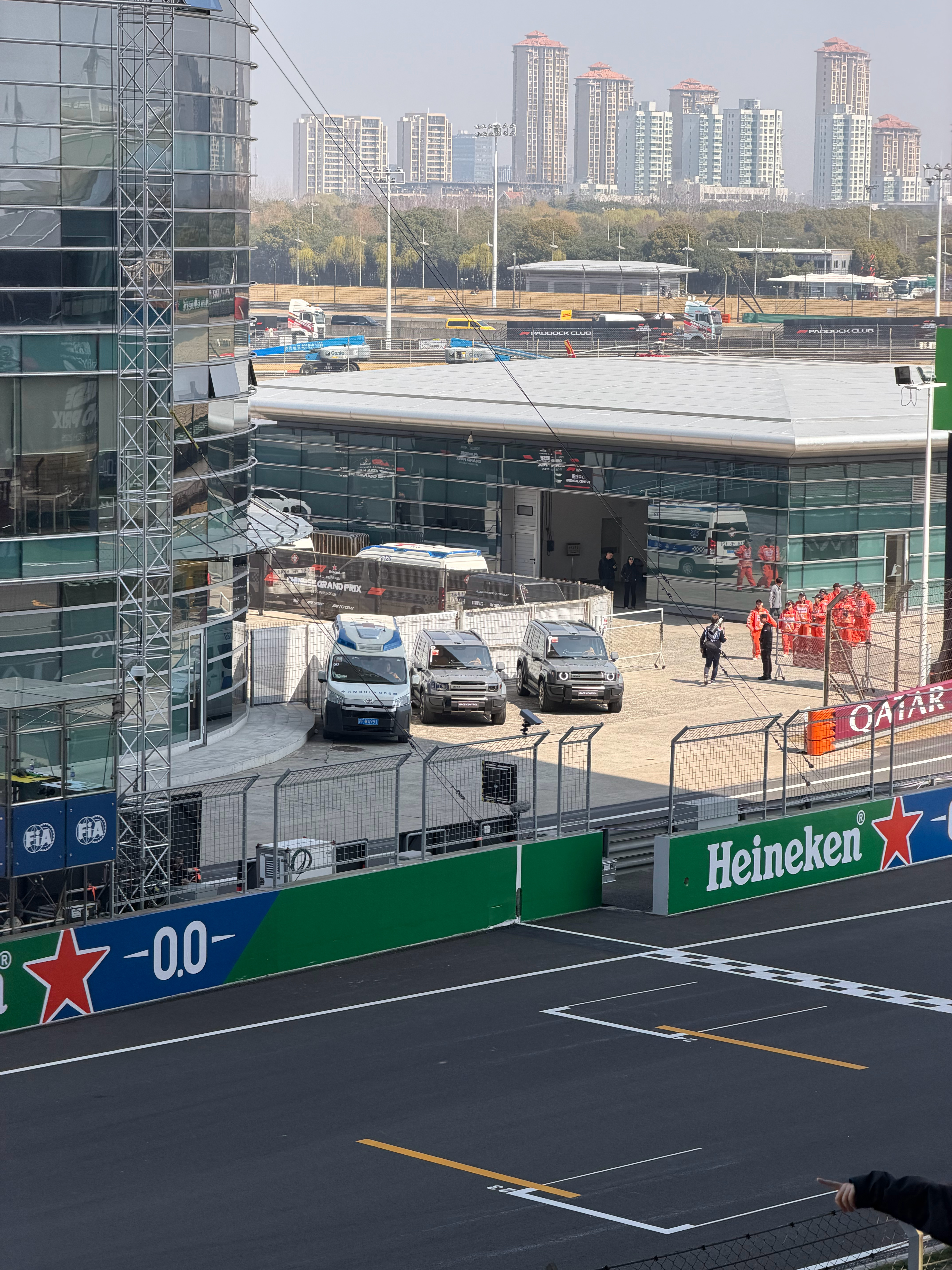 今年F1的赛事支援车好像是奇瑞的icar V27帅！👍