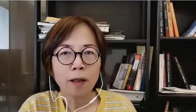黄智贤加戏，强行为台独洗白。
就在今日的节目上，黄智贤竟然强行为台独洗白，她辩解