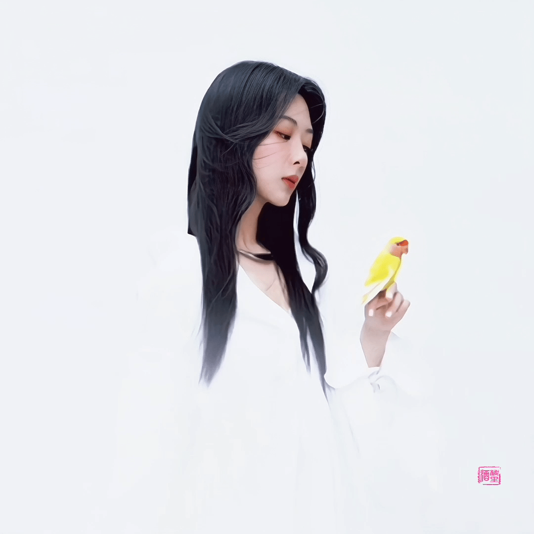 #杨紫[超话]#虽然我们平凡又渺小，但仍然可以耀眼如星辰——青林之初 ​​​