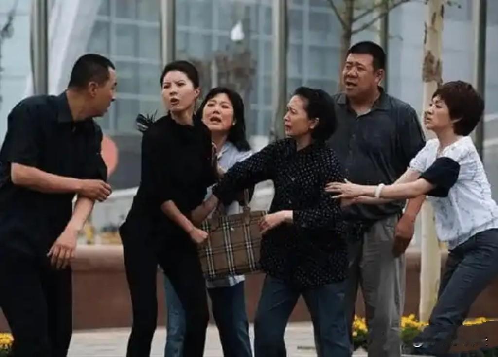 不可思议！北京，41岁女子父母已离世，她一直推崇个人主义，想着独自生活轻松又自在