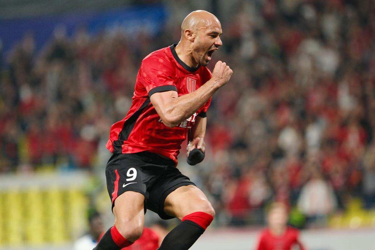 亚冠扩军，成都笑纳大饼！
根据亚足联最新会议，亚冠将扩军到32支球队，这样的话，